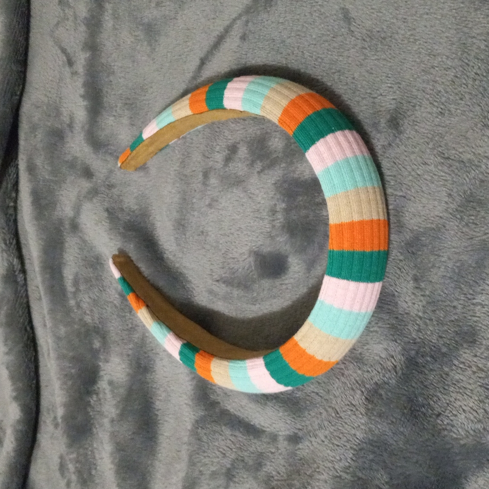 Striped pattern headband